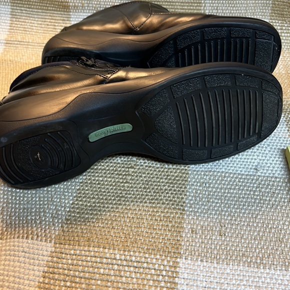 Easy Spirit Women’s Zip Bootie, good pre-owned condition - Picture 4 of 5